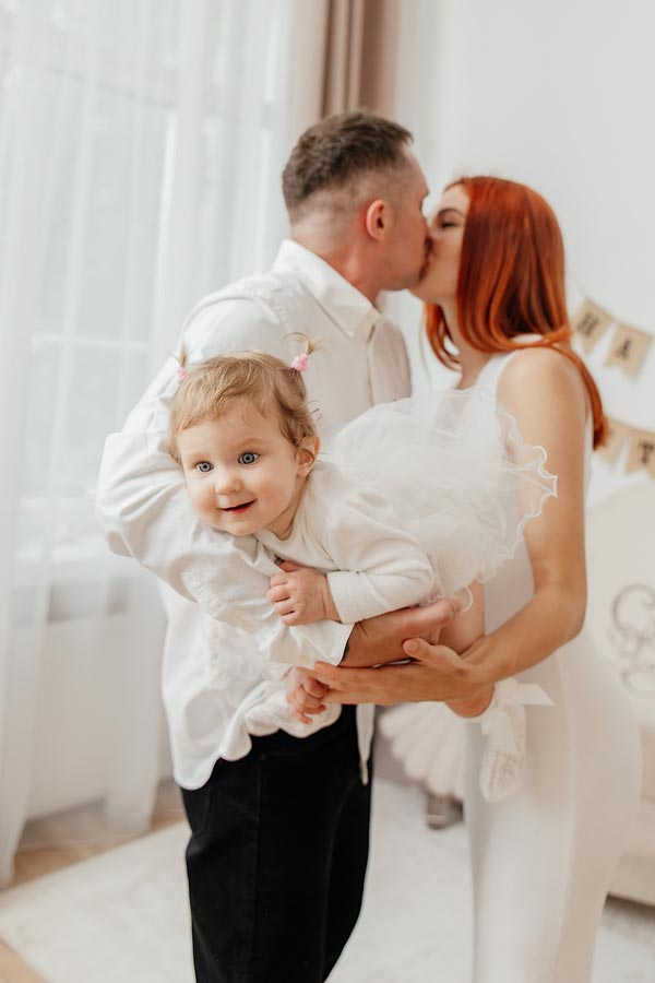 детская фотосессия с родителями в студии 1 год